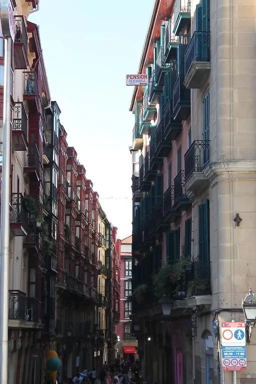 Pension Manoli Bilbao 0*,